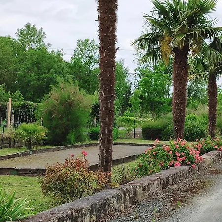Spacieux A Avec Jardin Et Velos