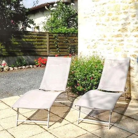 Spacieux A Avec Jardin Et Velos Lejlighed La Taillee