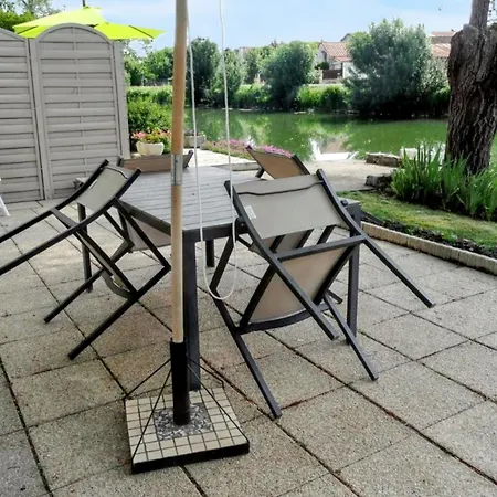 Lejlighed Spacieux A Avec Jardin Et Velos La Taillee