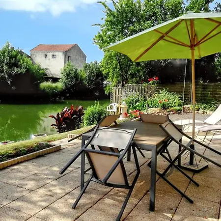 Spacieux A Avec Jardin Et Velos Lejlighed La Taillee