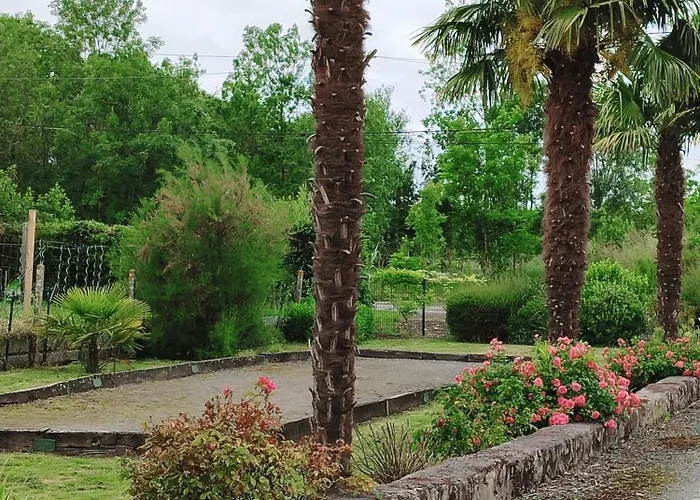 Spacieux à La Taillée Avec Jardin Et Vélos