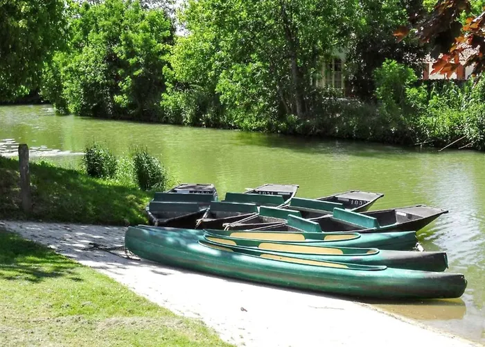 Spacieux à La Taillée Avec Jardin Et Vélos